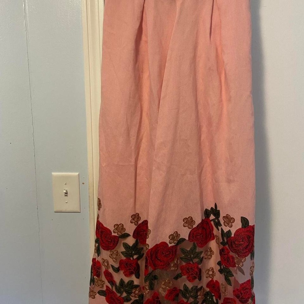 So Pretty Pink Maxi Skirt with Red Roses Size 9-10 - Picture 2 of 7